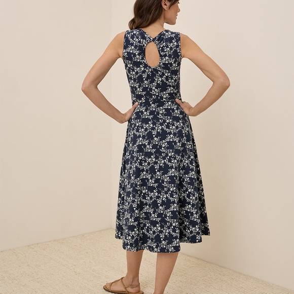 Navy Blue Sleeveless Dress with Pockets - Picture 8 of 9
